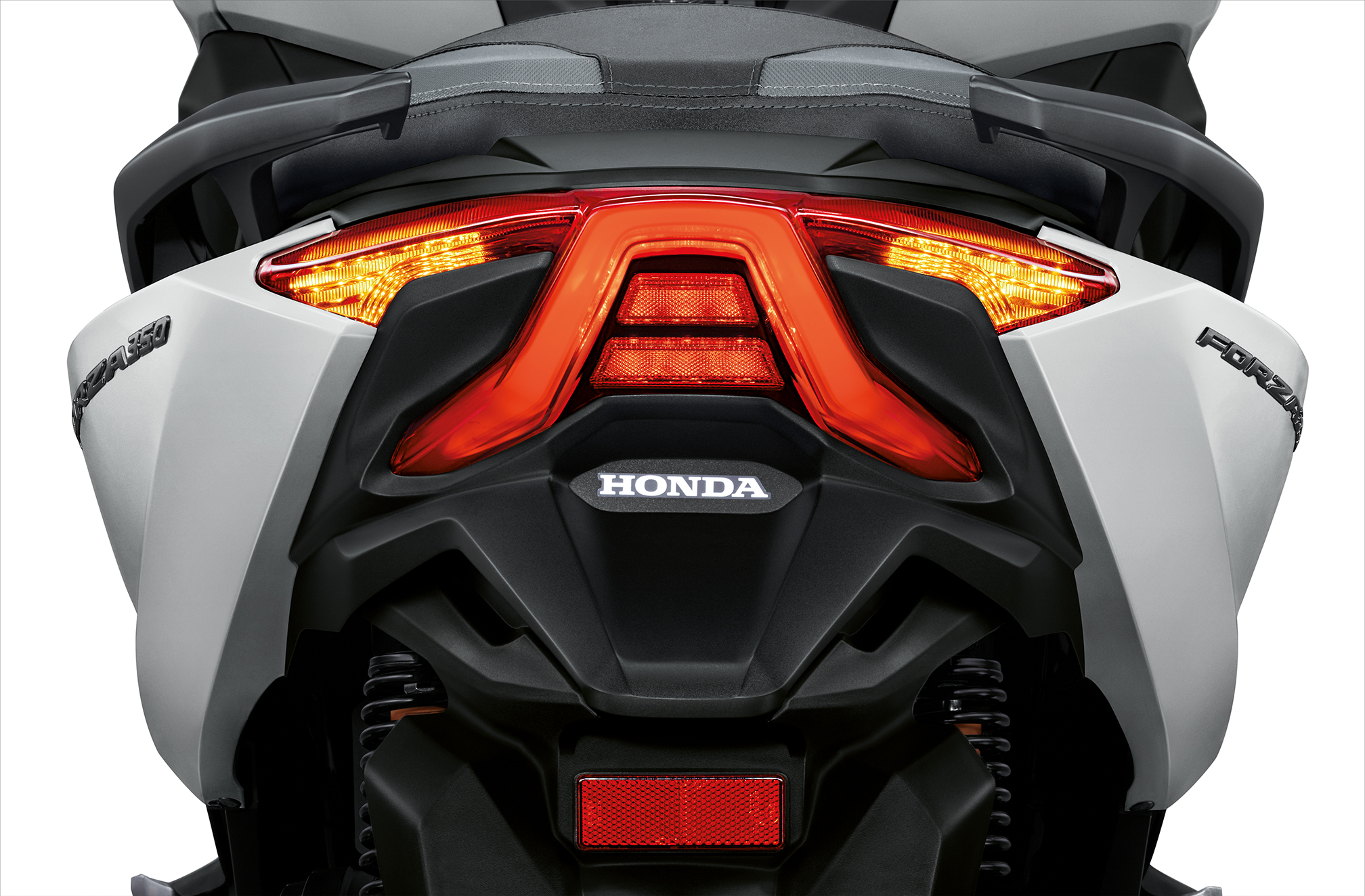 ไทยฮอนด้า เขย่ากระแสตลาดรถเอ.ที. เอาใจคนรุ่นใหม่นำร่อง เปิดตัว 2 รุ่น ‘New Honda FORZA350’ และ ‘Honda Scoopy Hello Kitty Limited Edition’